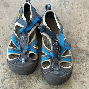 Keens boys sandals